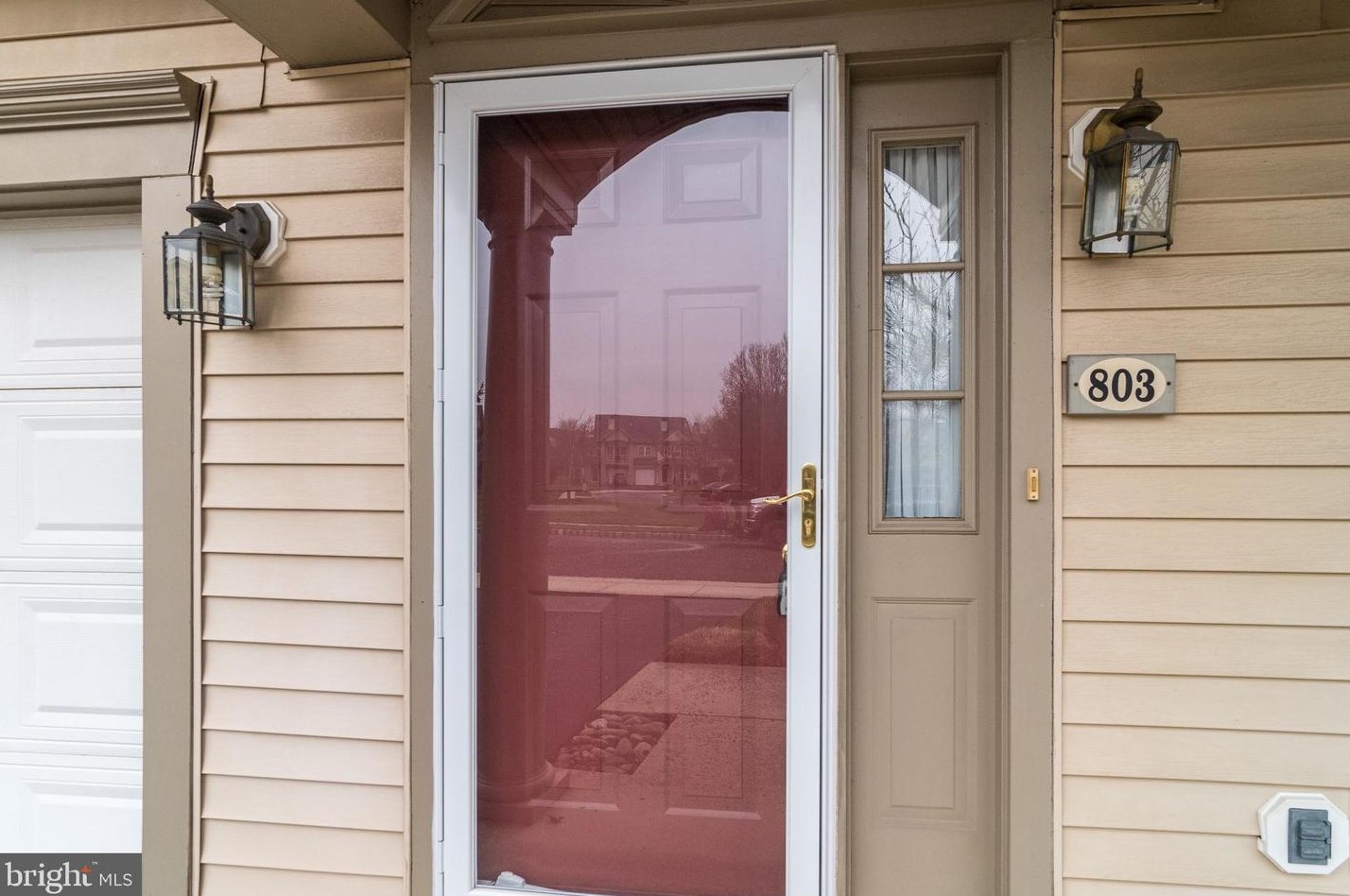 803 Julian Dr, Warminster PA  18974-3885 exterior