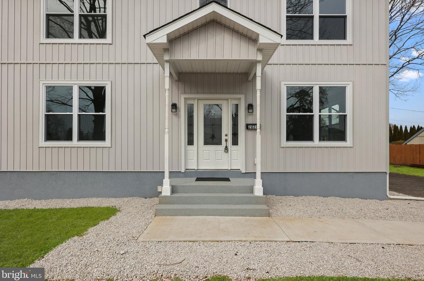 2028 Delwhit Dr, Langhorne, PA 19053