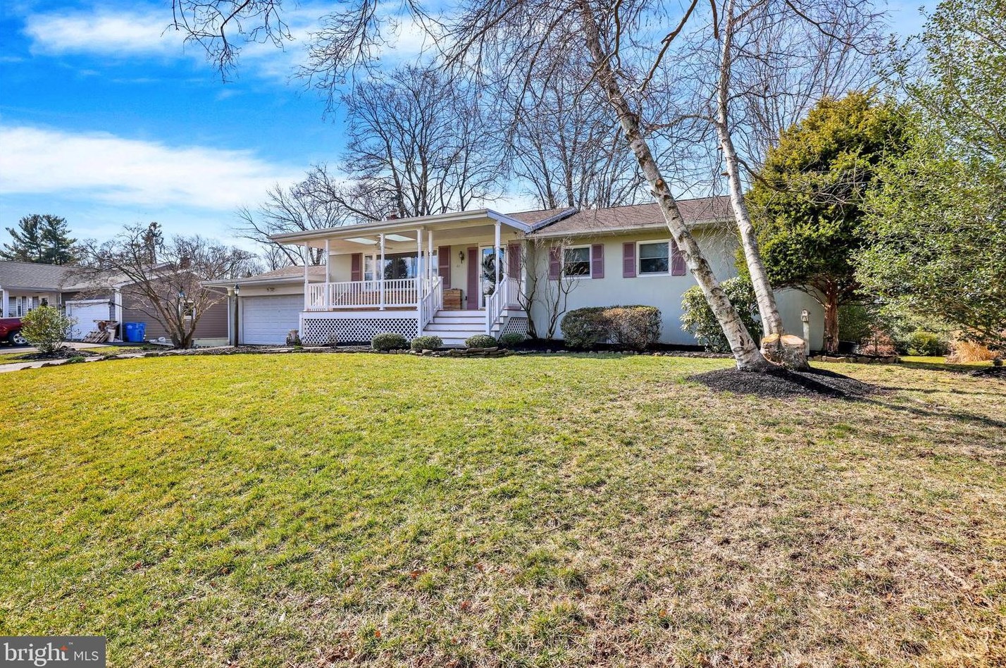 61 Upper Hilltop Rd, Yardley, PA 19067-2724