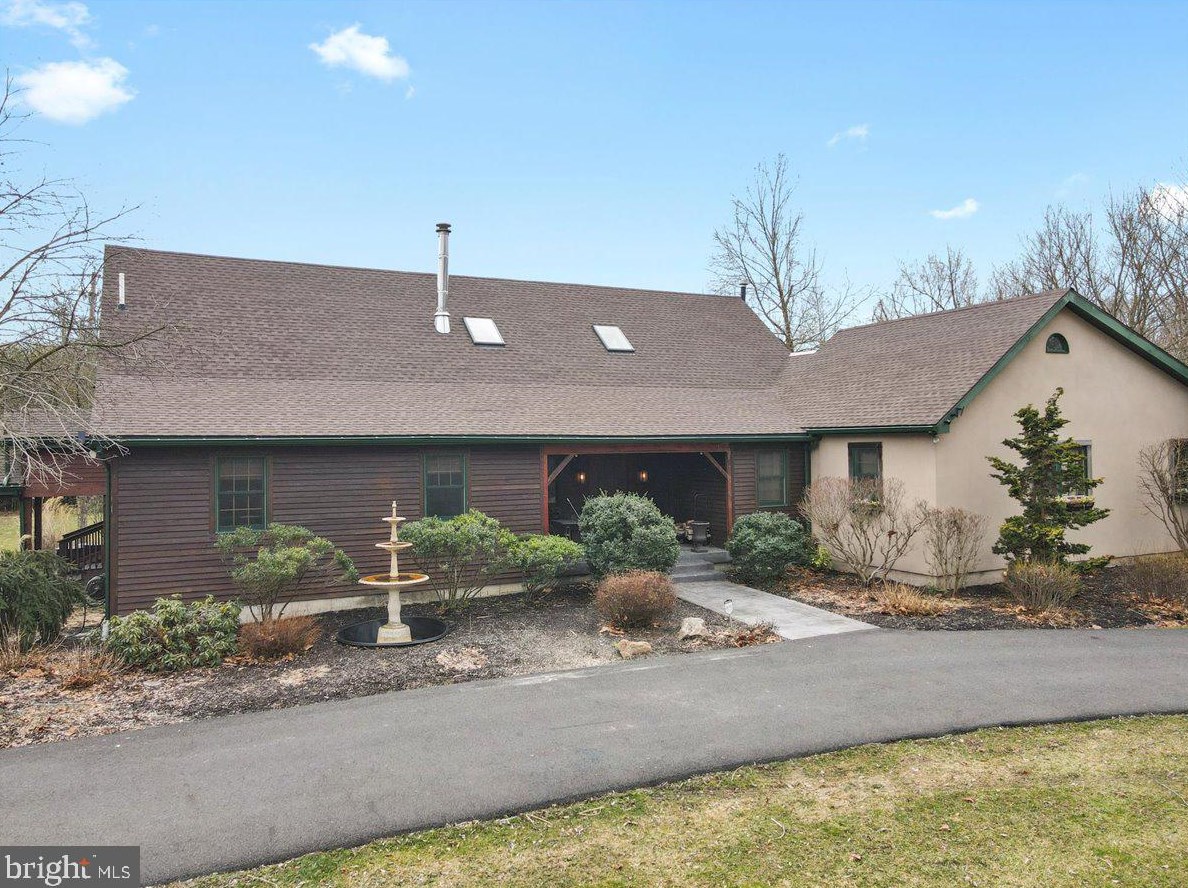 140 Old Philadelphia Rd, Riegelsville, PA 18077