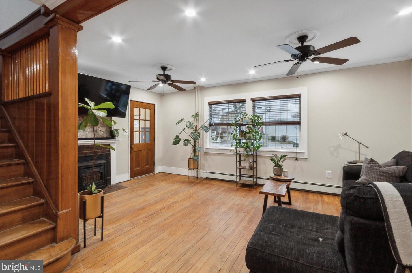 1409 Pond St, Edgely PA  19007-5431 exterior