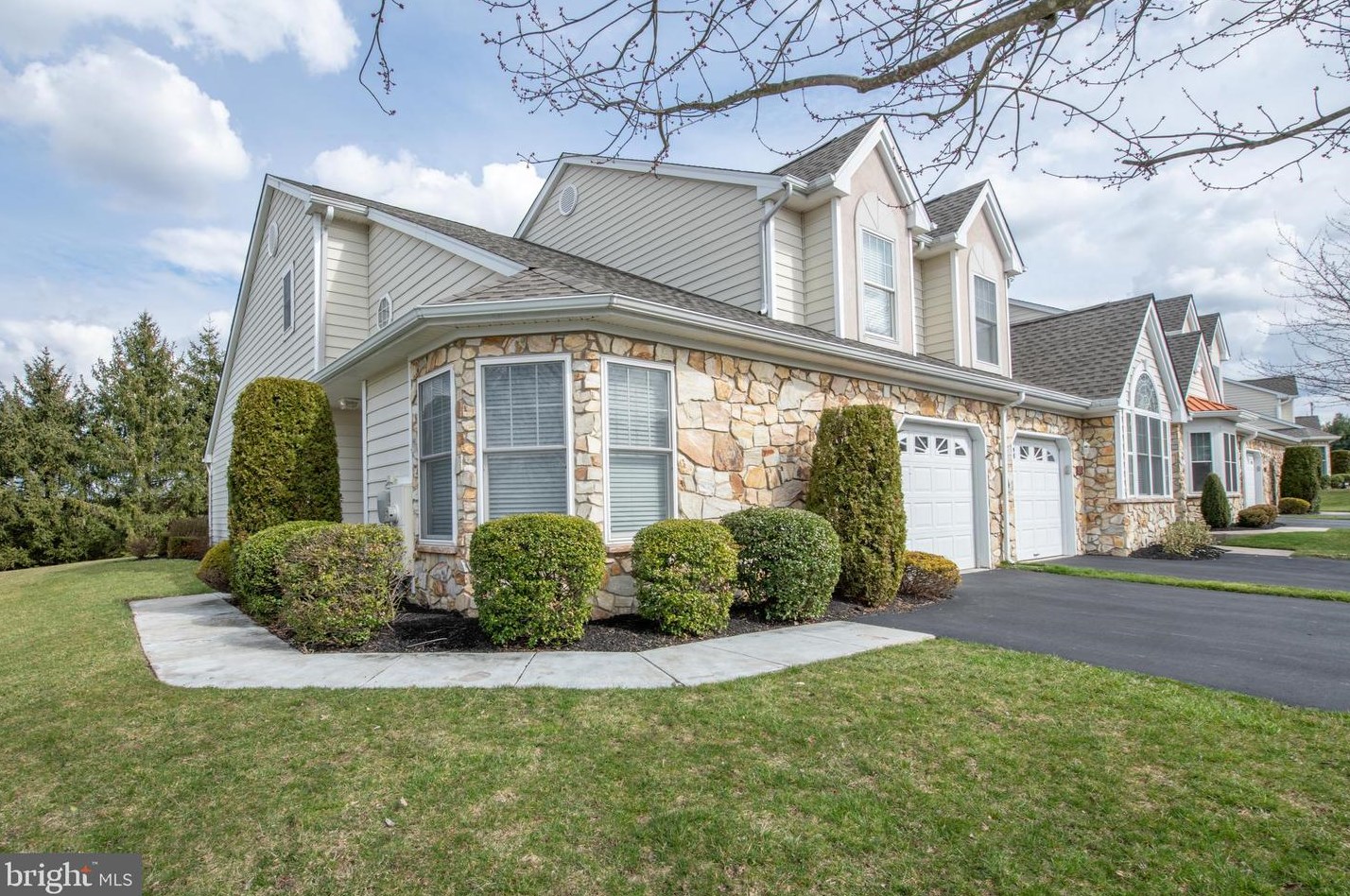 49 Ashley Dr, Warminster, PA 18974-6133