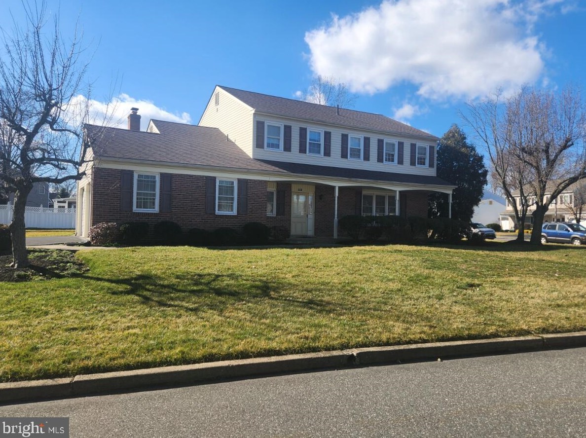 561 Atkinson Ln, Langhorne, PA 19047-1414