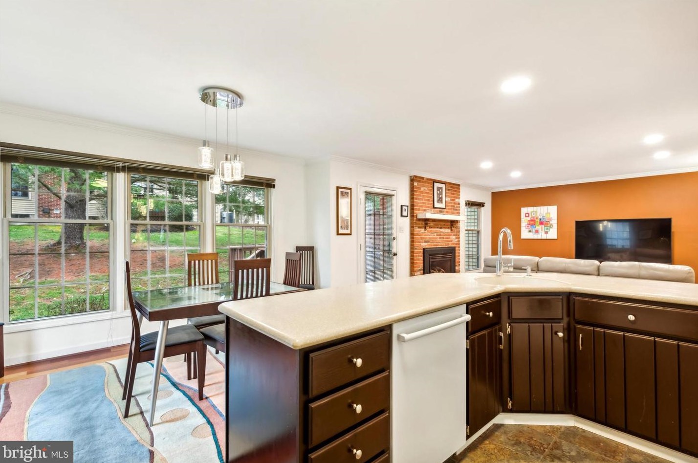 609 Chatham Ct, Chalfont PA  18914-2067 exterior