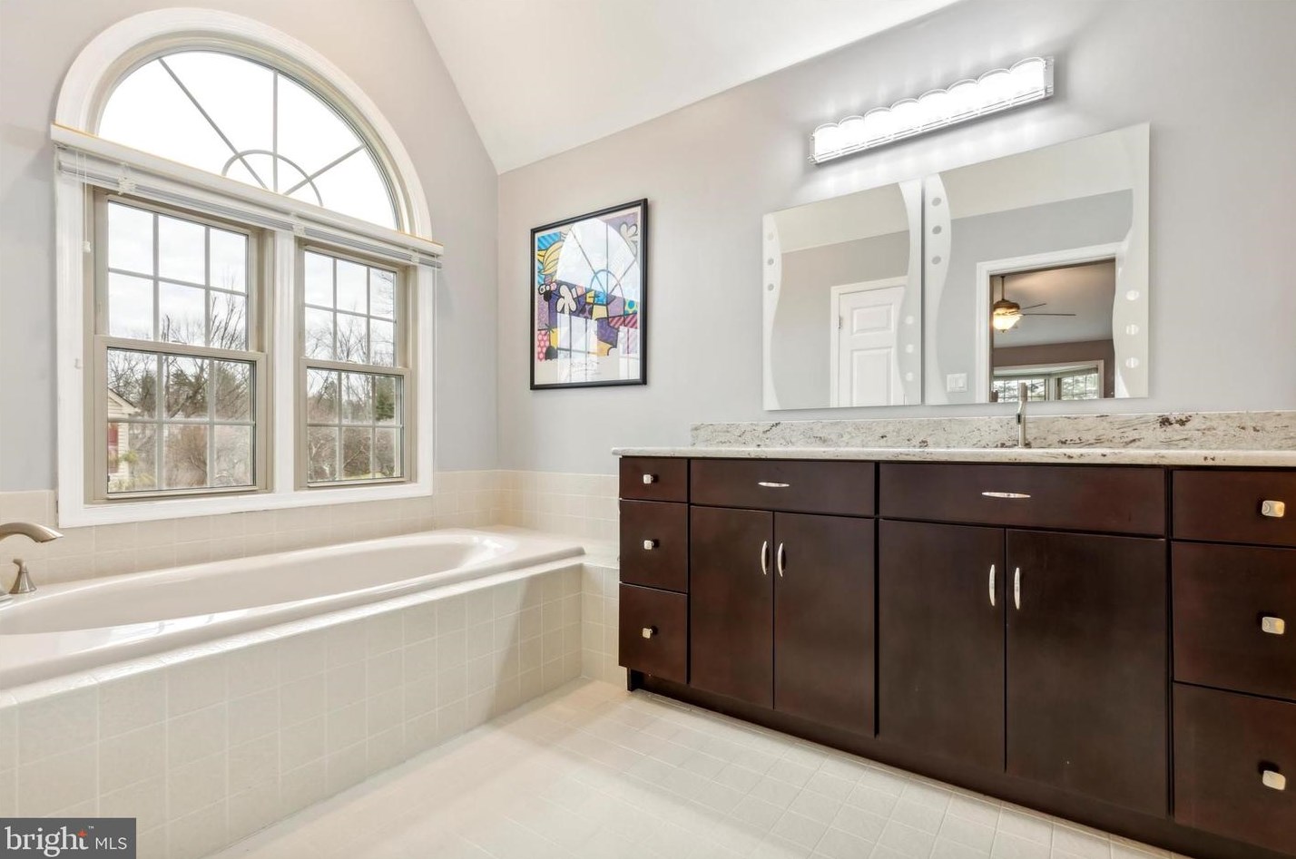 609 Chatham Ct, Chalfont PA  18914-2067 exterior