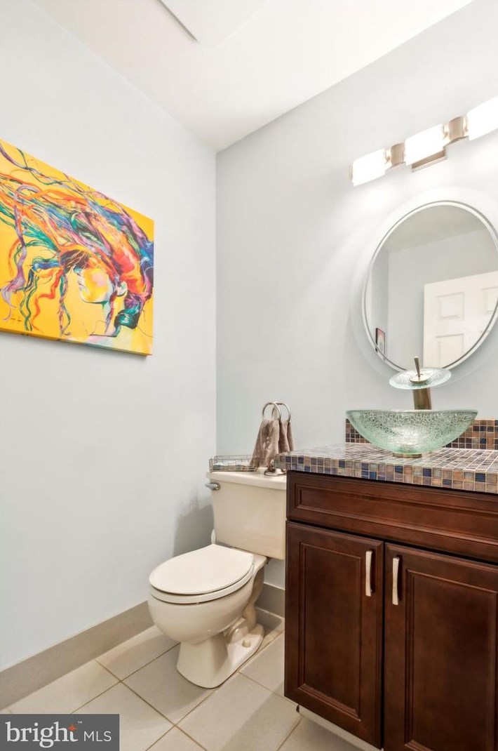 609 Chatham Ct, Chalfont PA  18914-2067 exterior