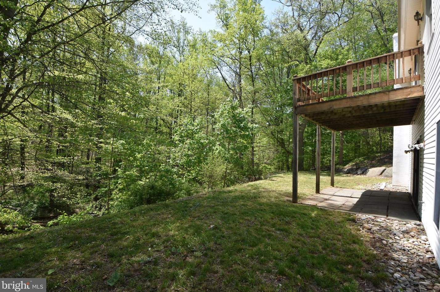 40 Heritage Ln, Gardenville PA  exterior