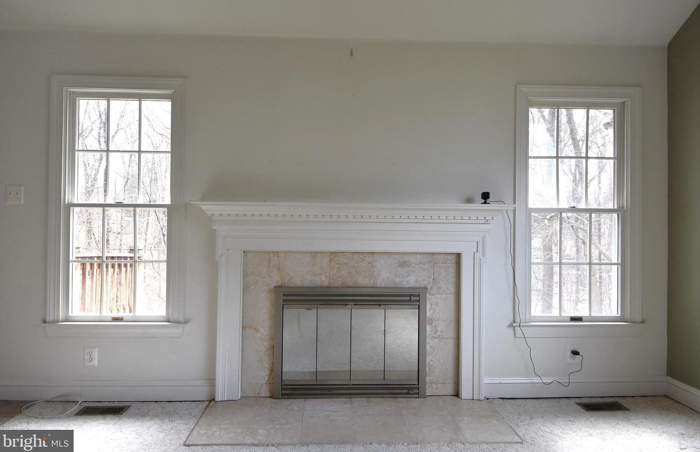 40 Heritage Ln, Gardenville PA  exterior