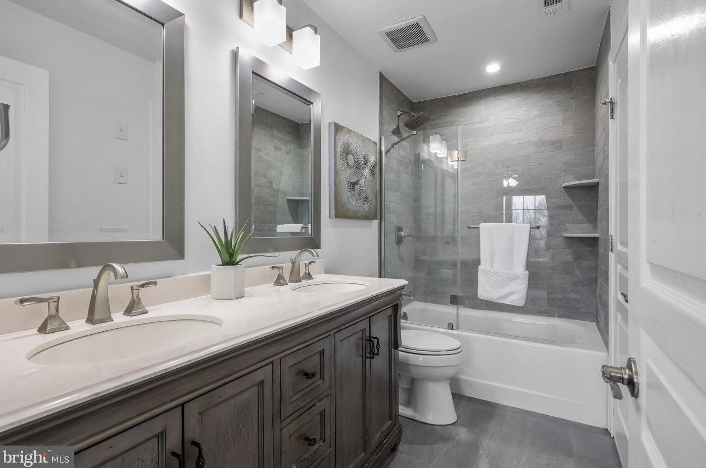 38 Eagleton Farm Rd, Upper Makefield PA  18940-4214 exterior