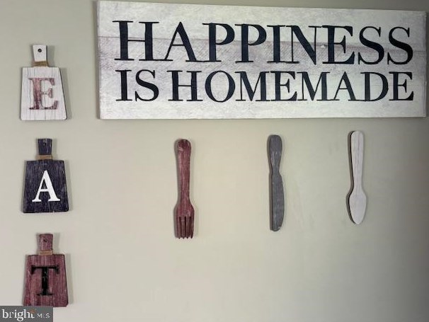 107 Vermillion Dr, Levittown PA  19054-1322 exterior