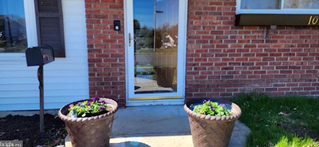 107 Vermillion Dr, Levittown PA  19054-1322 exterior