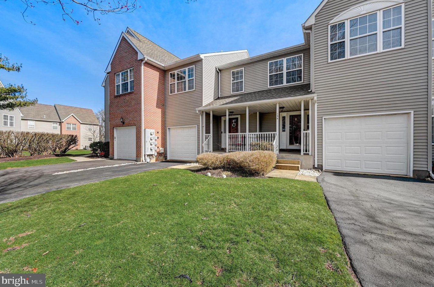 133 Bishops Gate Ln, Gardenville, PA