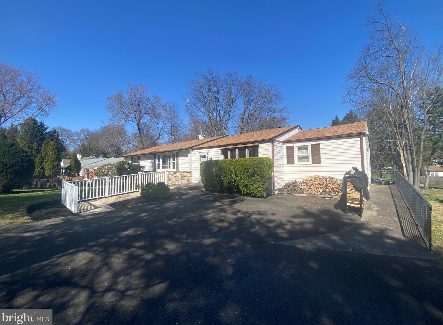 135 Laurel Rd, Southampton, PA 18966