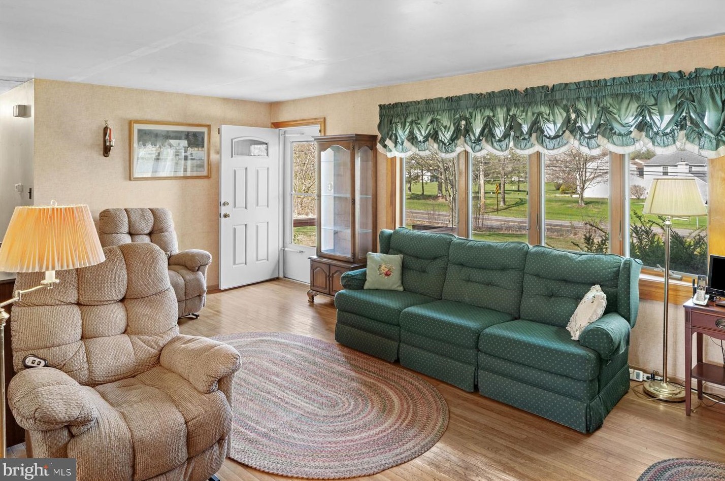 169 Deep Run Rd, Perkasie, PA 18944