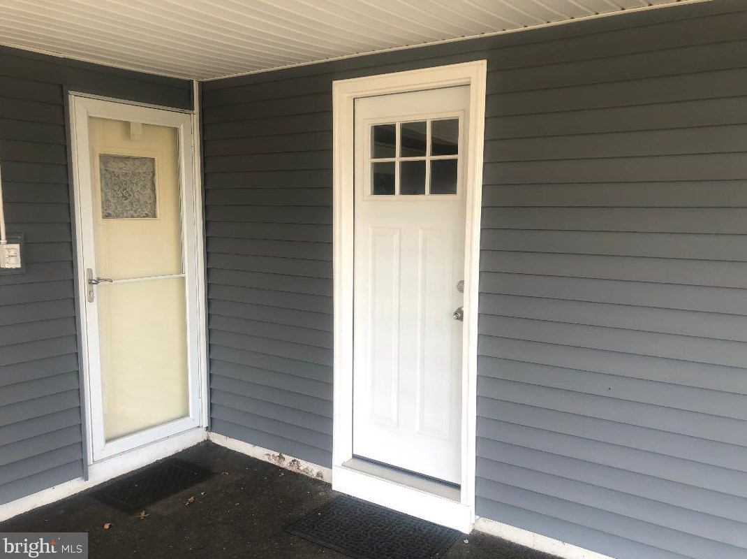 29 Fortune Ln, Levittown PA  19055-2112 exterior