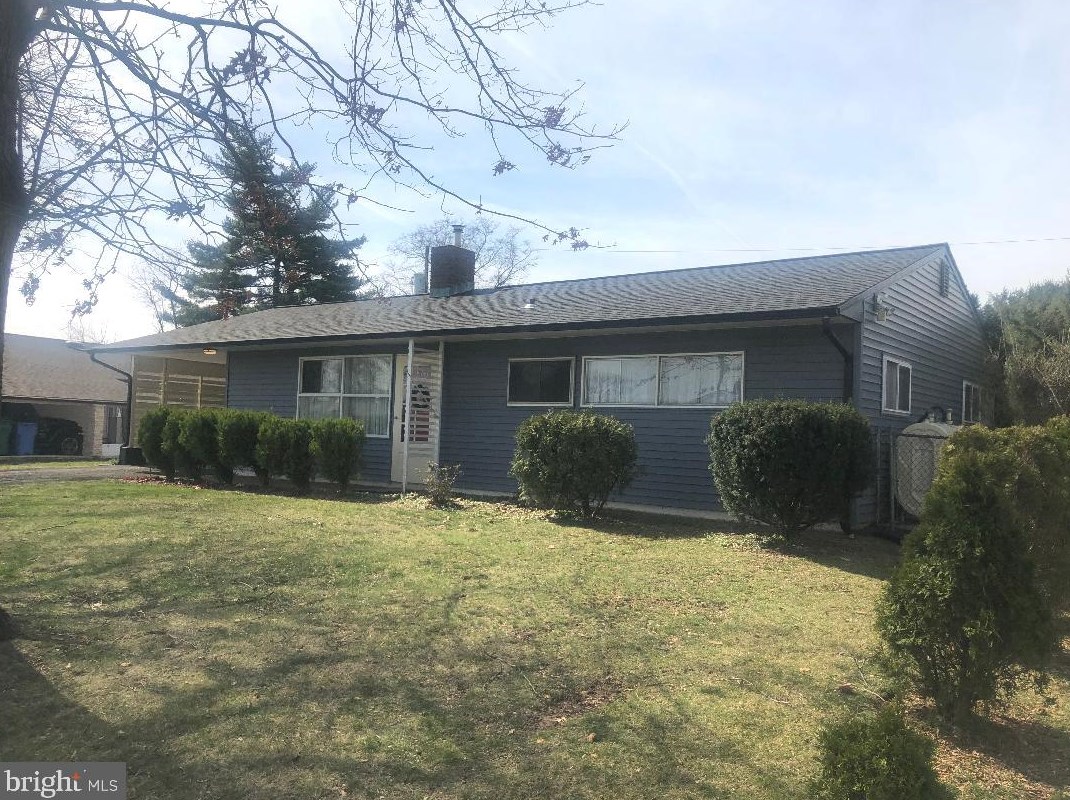 29 Fortune Ln, Levittown PA  19055-2112 exterior