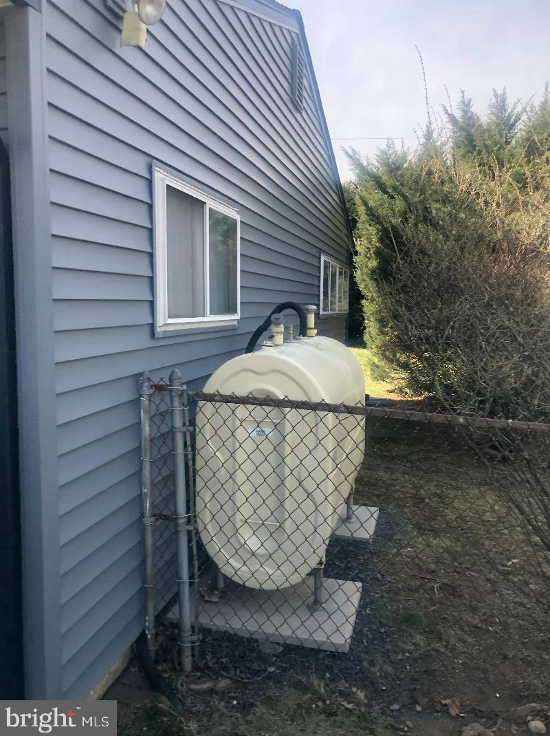 29 Fortune Ln, Levittown PA  19055-2112 exterior