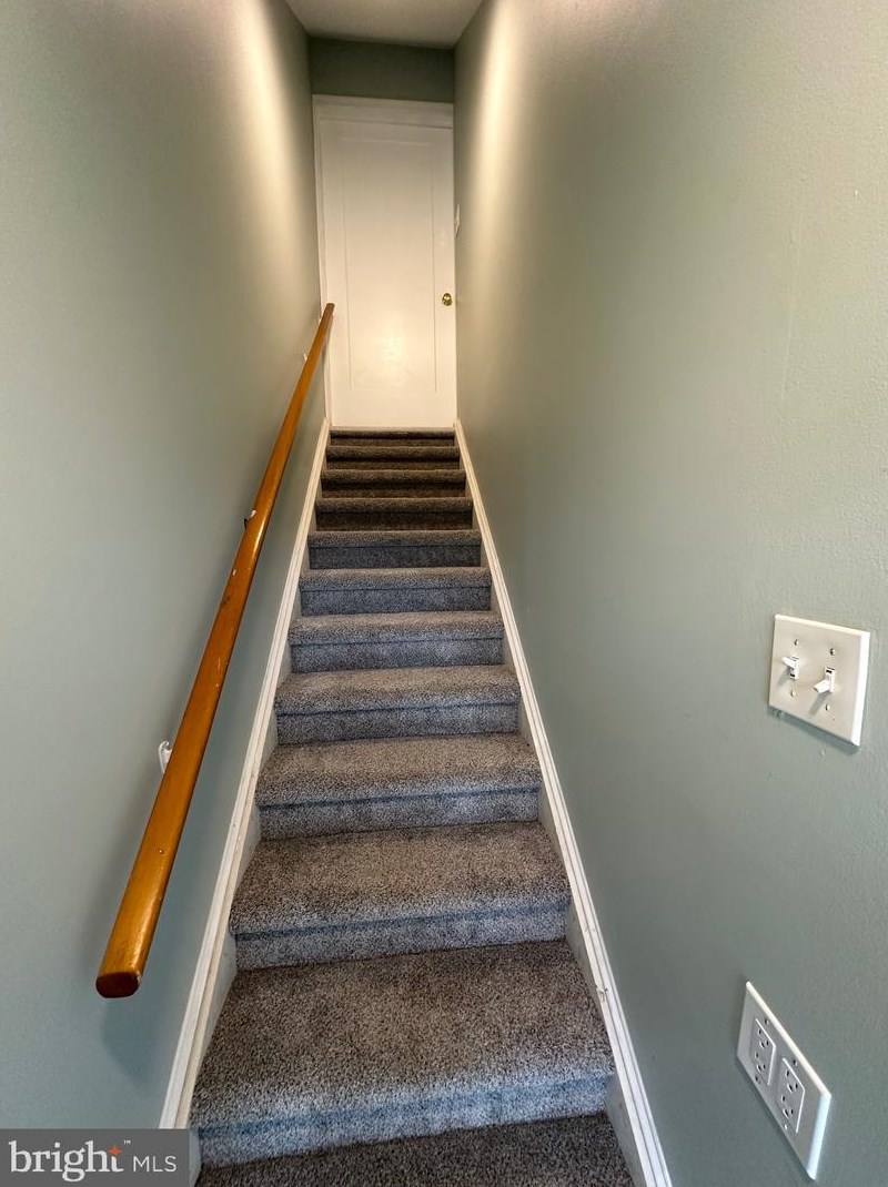 440 State St, Upper Makefield PA 18940-1970 exterior