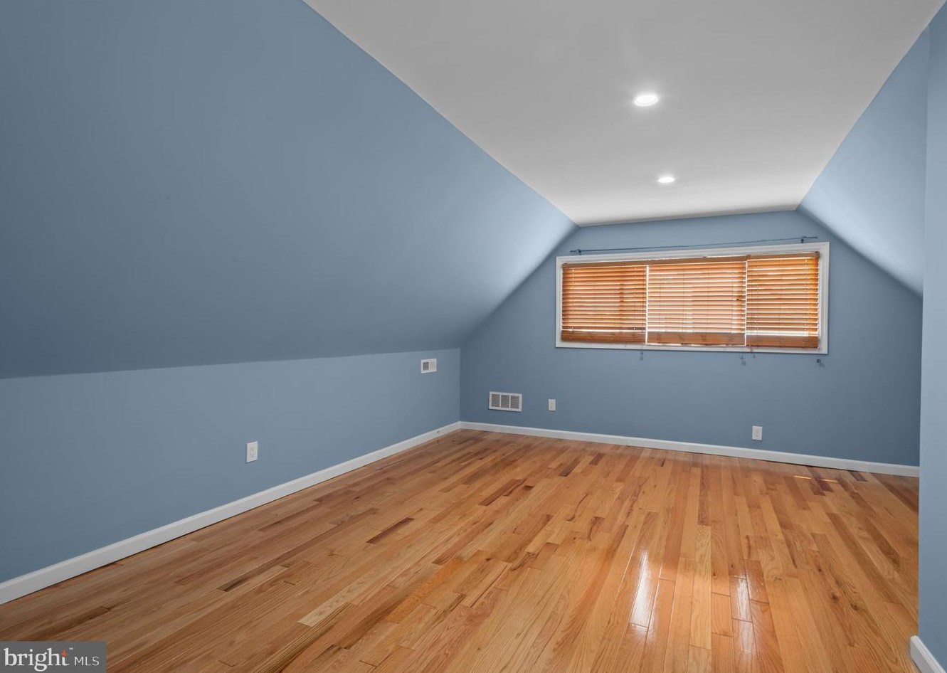 99 Kingwood Ln, Levittown PA  19055-2422 exterior