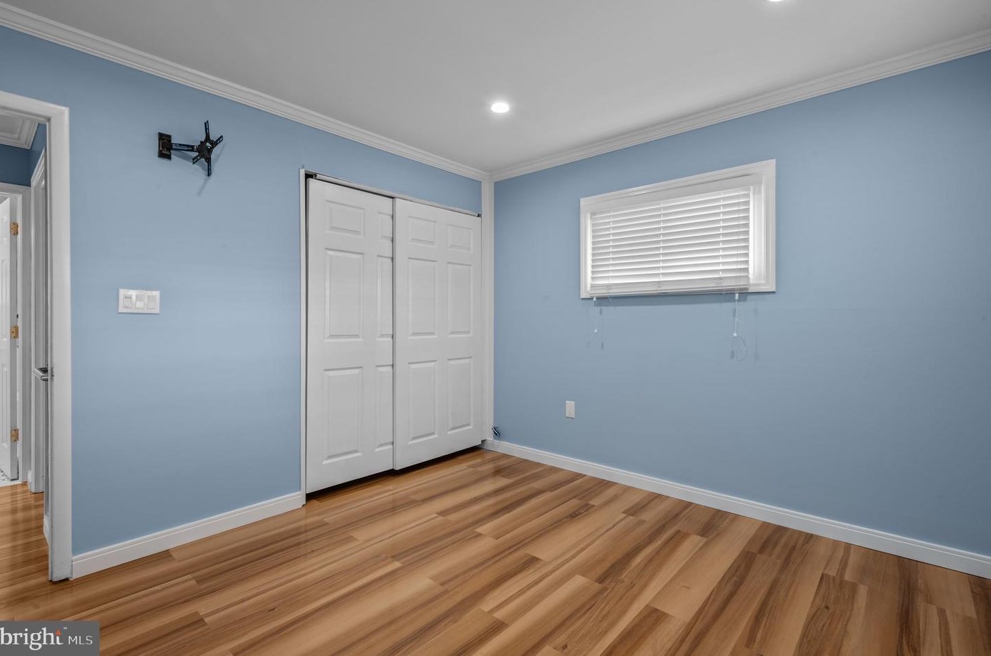 99 Kingwood Ln, Levittown PA  19055-2422 exterior