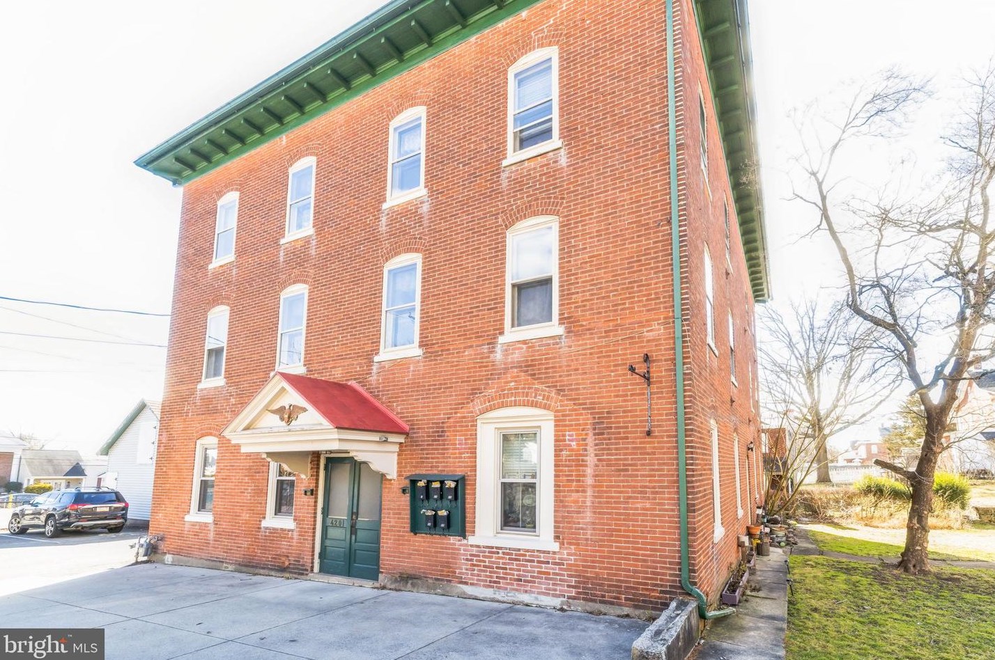 420 W Chestnut St, Perkasie, PA 18944