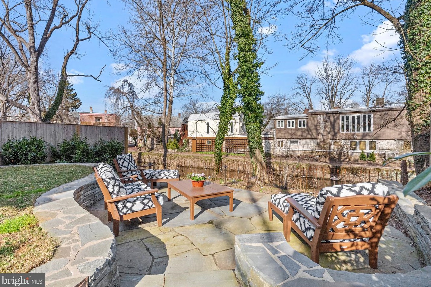 104 New St, New Hope PA  18938-1208 exterior