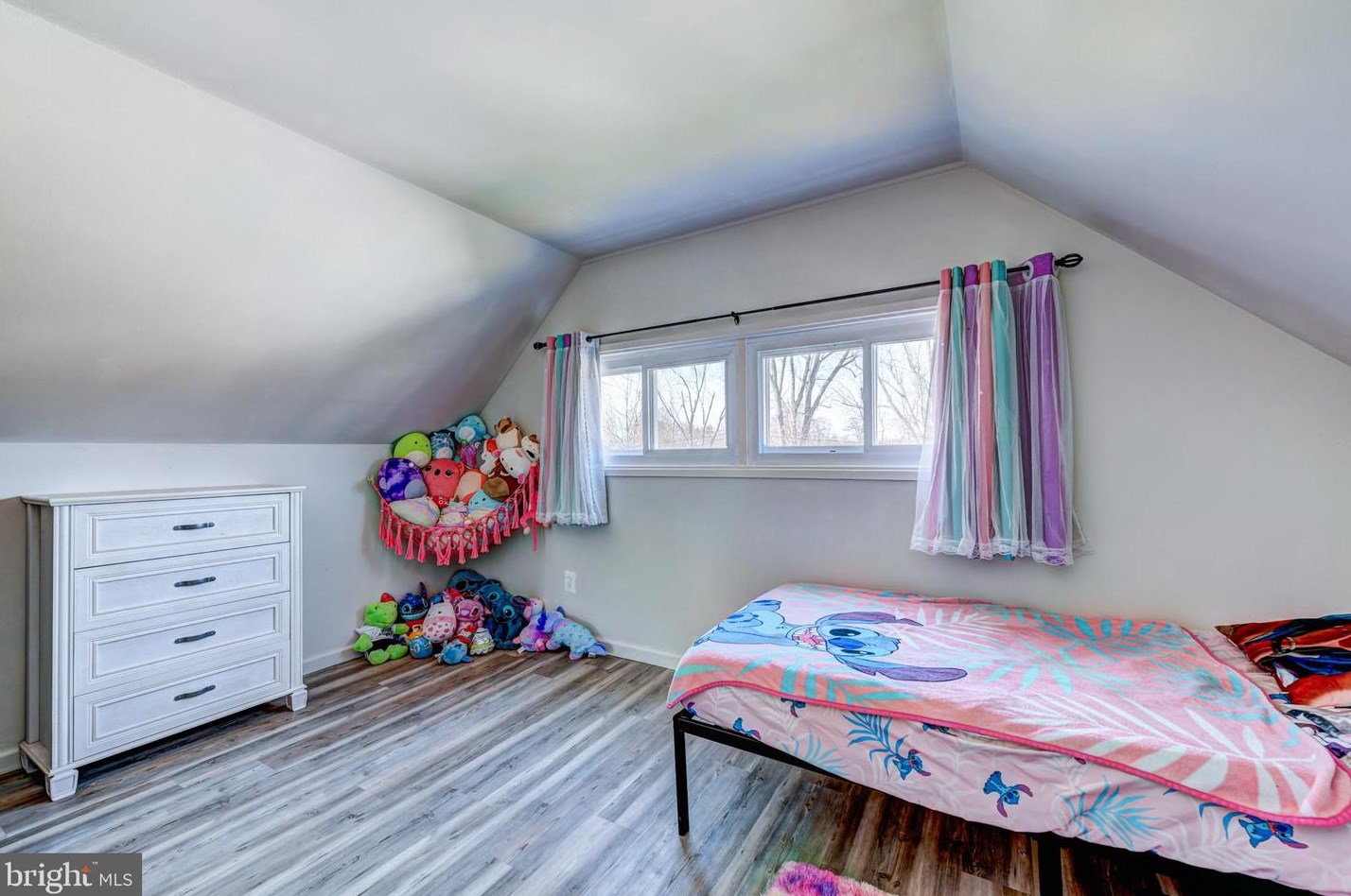 33 Eventide Ln, Levittown PA  19054-2719 exterior