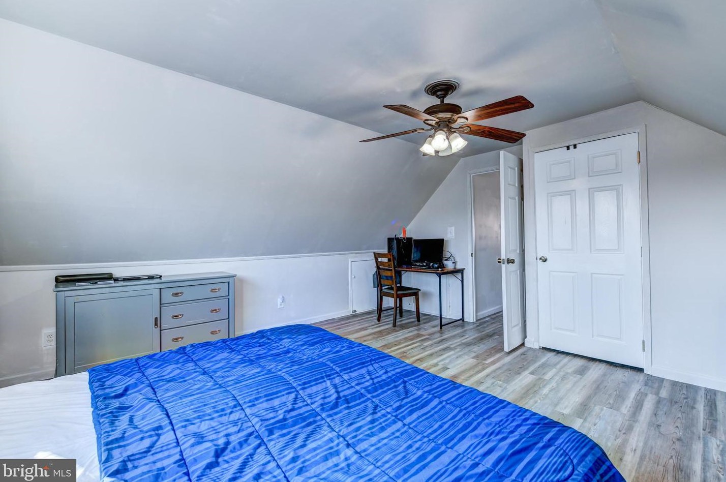 33 Eventide Ln, Levittown PA  19054-2719 exterior