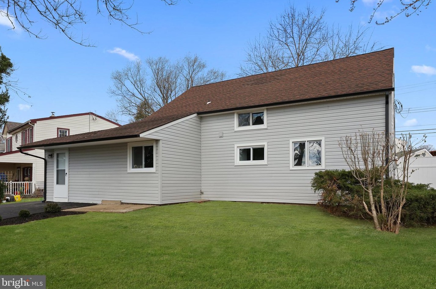 109 Appletree Dr, Levittown PA  19055-1234 exterior