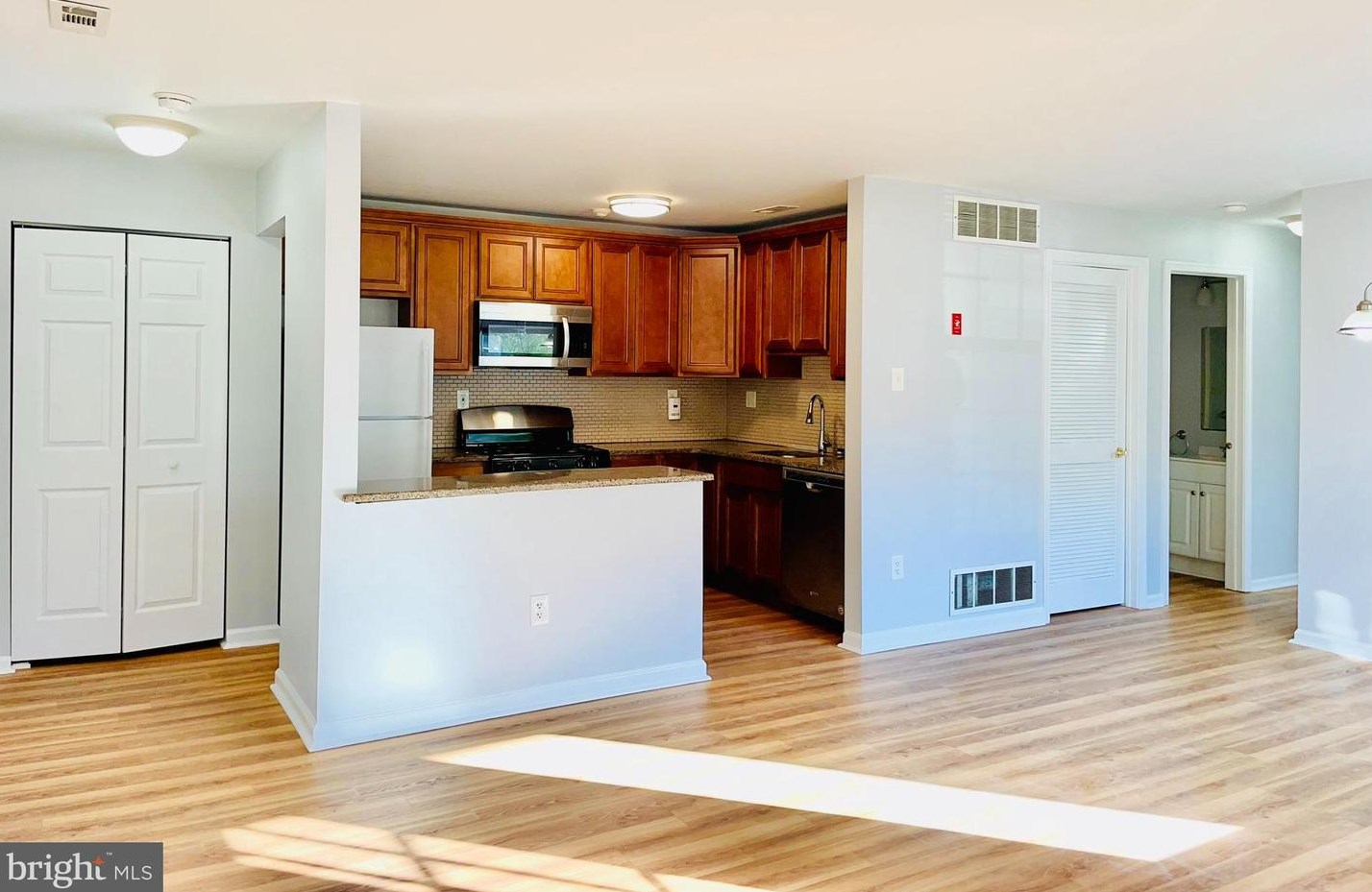 605 Diamond Dr, Upper Makefield PA  18940-2420 exterior