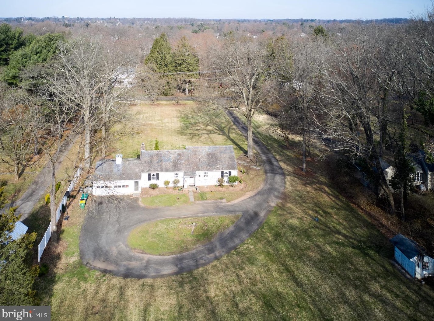 77 Cherry Ln, Gardenville, PA
