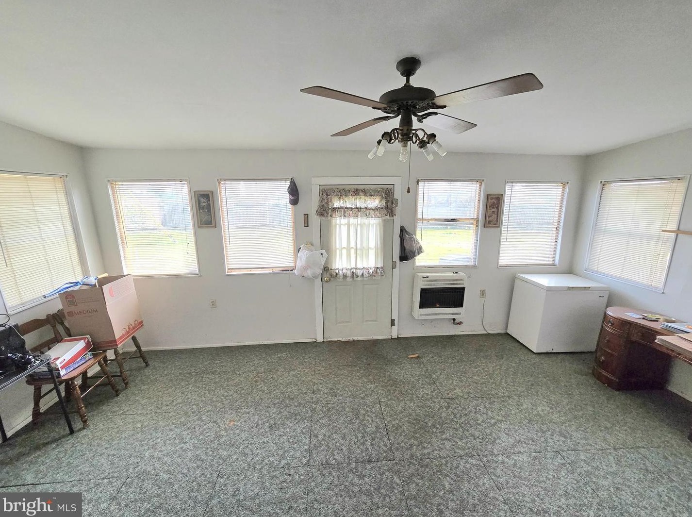 2 Ironwood Rd, Levittown PA  19057-2726 exterior