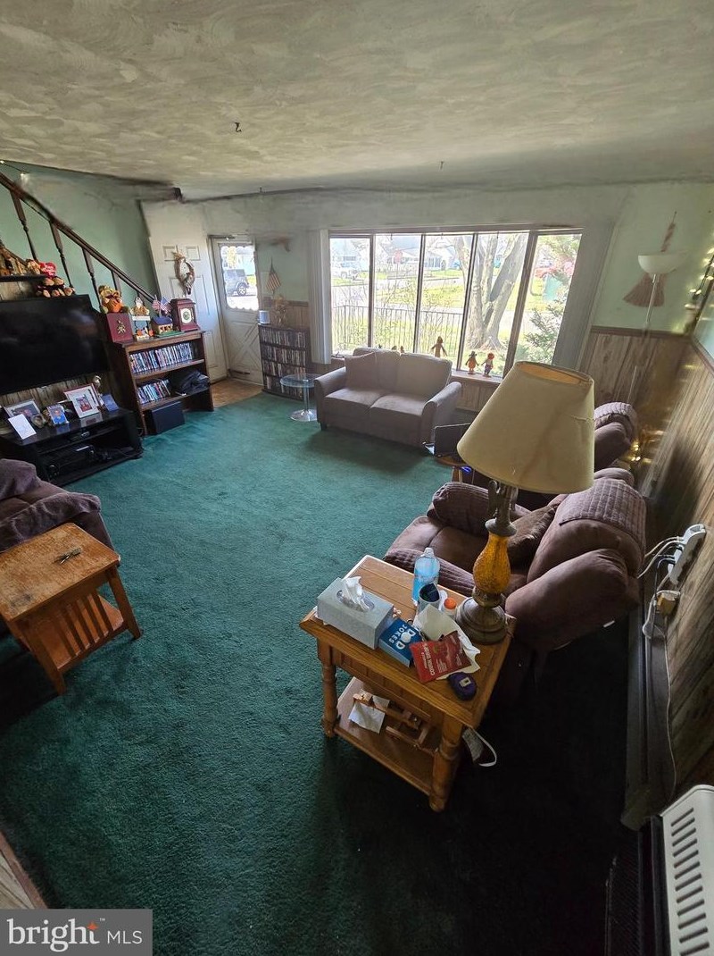 2 Ironwood Rd, Levittown PA  19057-2726 exterior