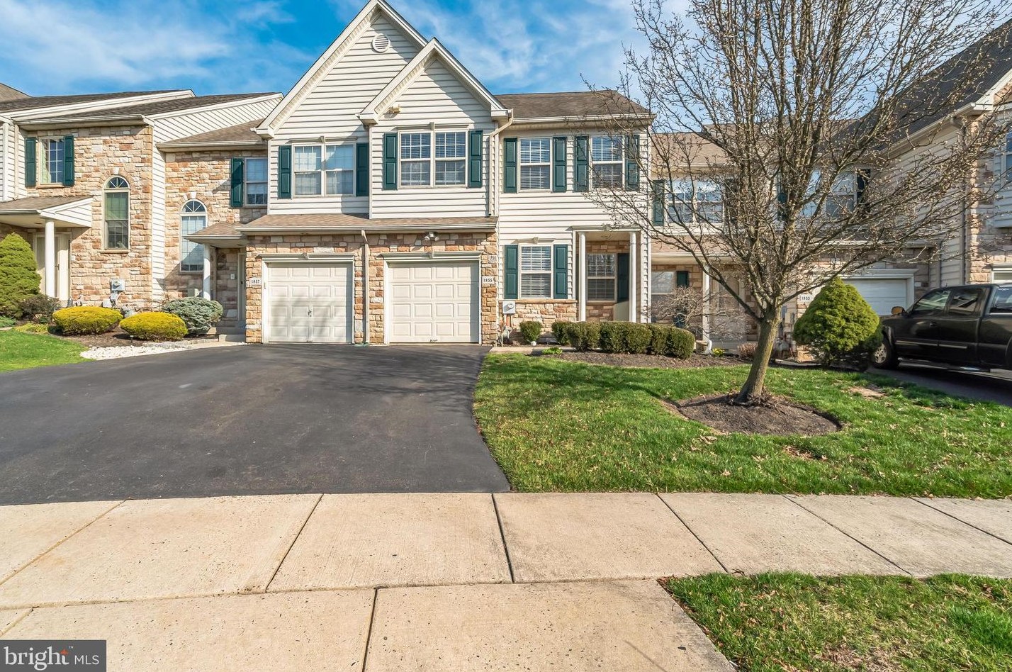 1855 Creekview Ln, Jamison, PA 18929-1795