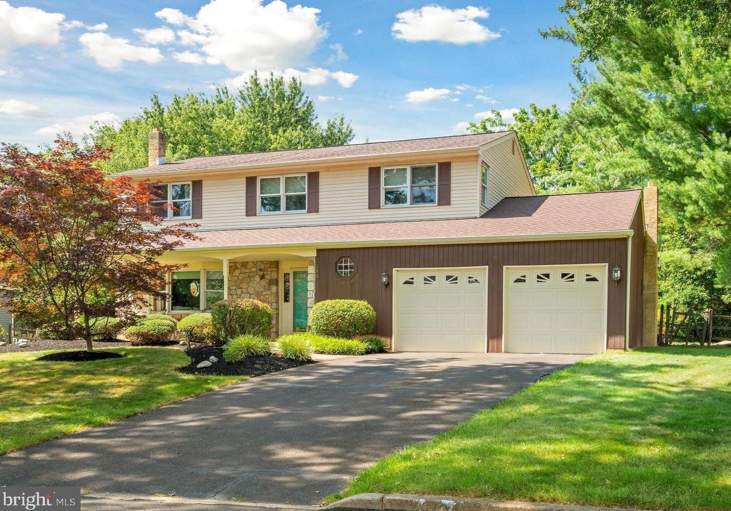 192 Forrest Dr, Southampton, PA 18966-2100