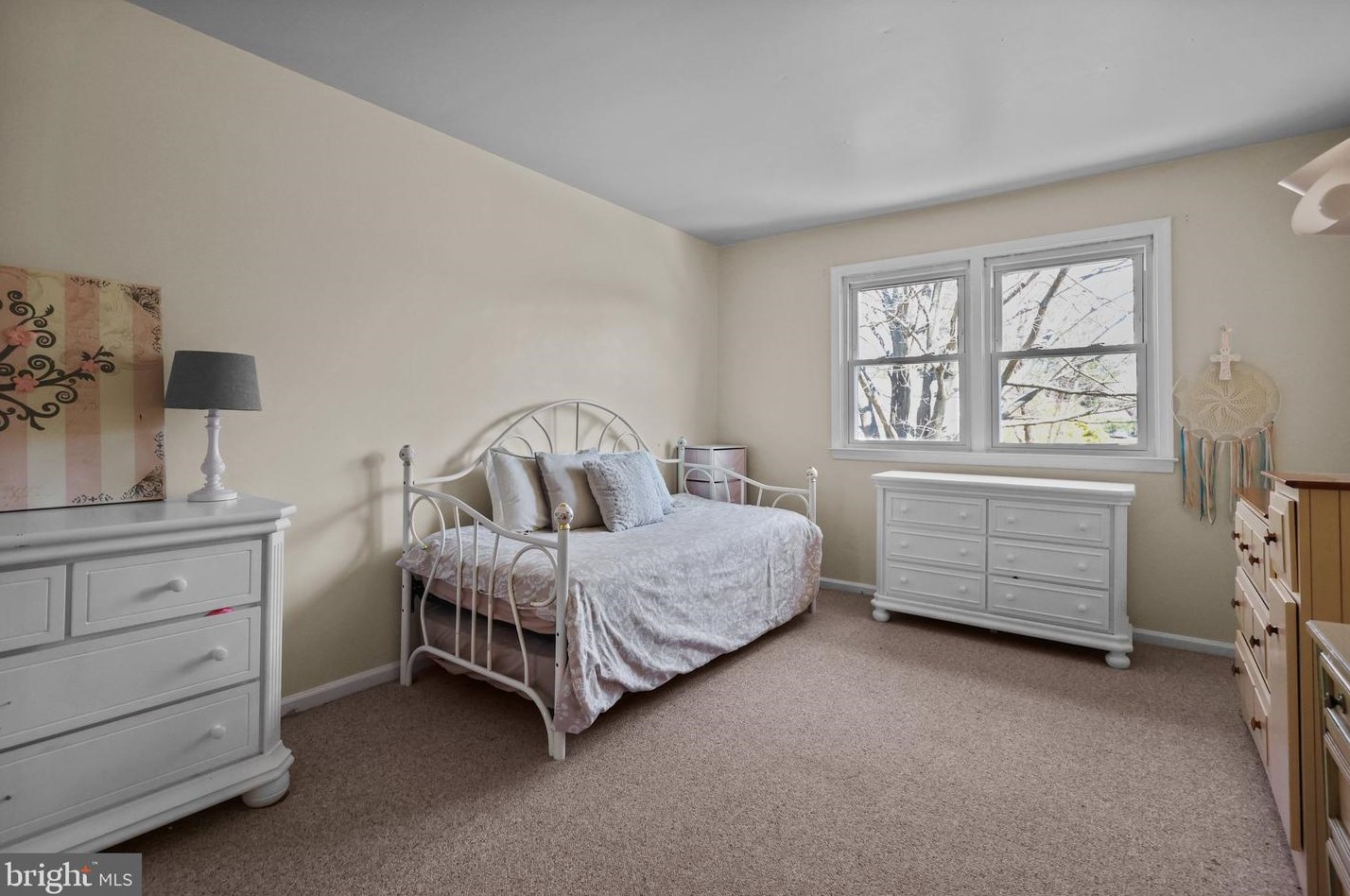 2 Elizabeth Ln, Southampton PA  18954-1011 exterior