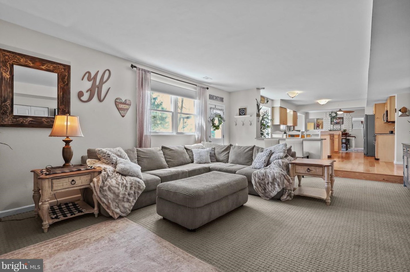 2 Elizabeth Ln, Southampton PA  18954-1011 exterior