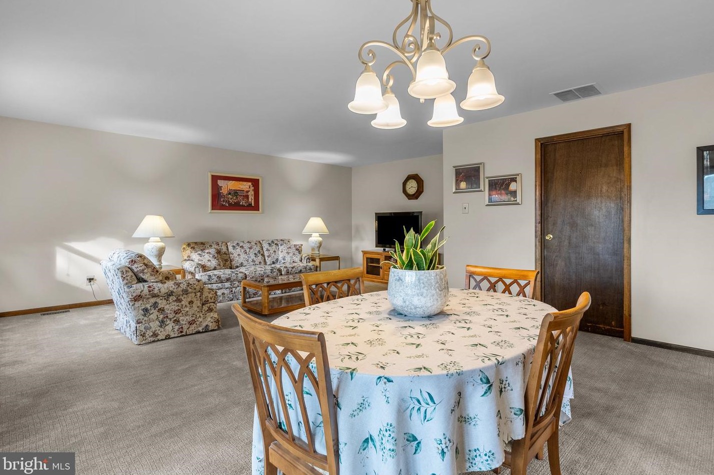 60 King Charles Ln, Upper Makefield PA  18940-2312 exterior