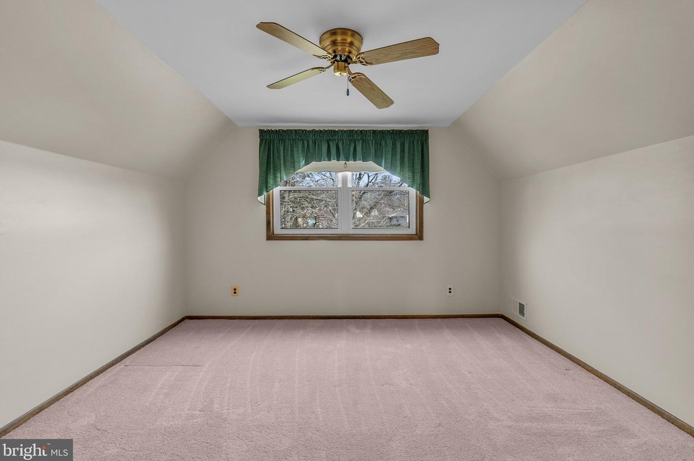 60 King Charles Ln, Upper Makefield PA  18940-2312 exterior