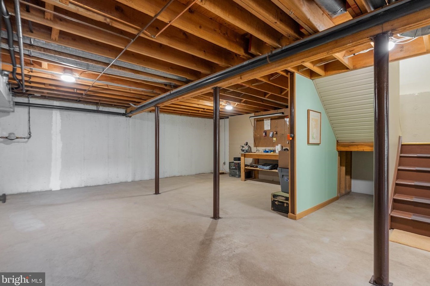 60 King Charles Ln, Upper Makefield PA  18940-2312 exterior