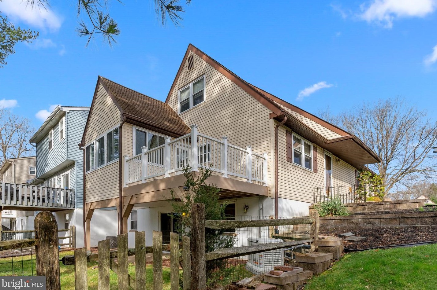 60 King Charles Ln, Upper Makefield PA  18940-2312 exterior