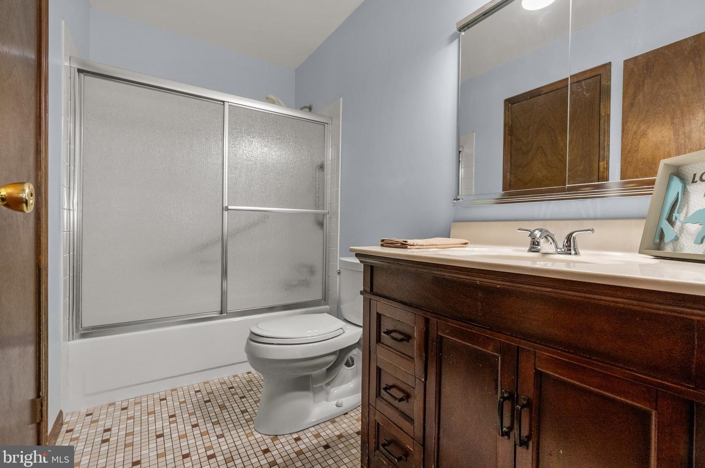 60 King Charles Ln, Upper Makefield PA  18940-2312 exterior