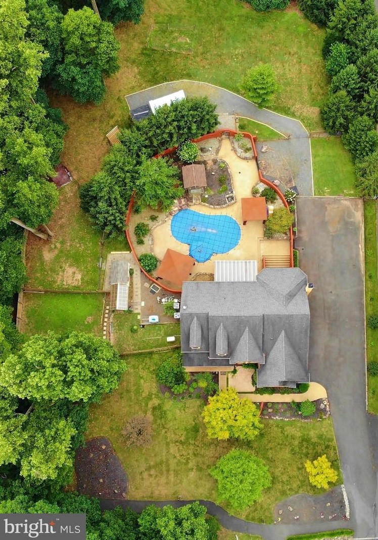 3762 Church School Rd, Gardenville, PA 18902