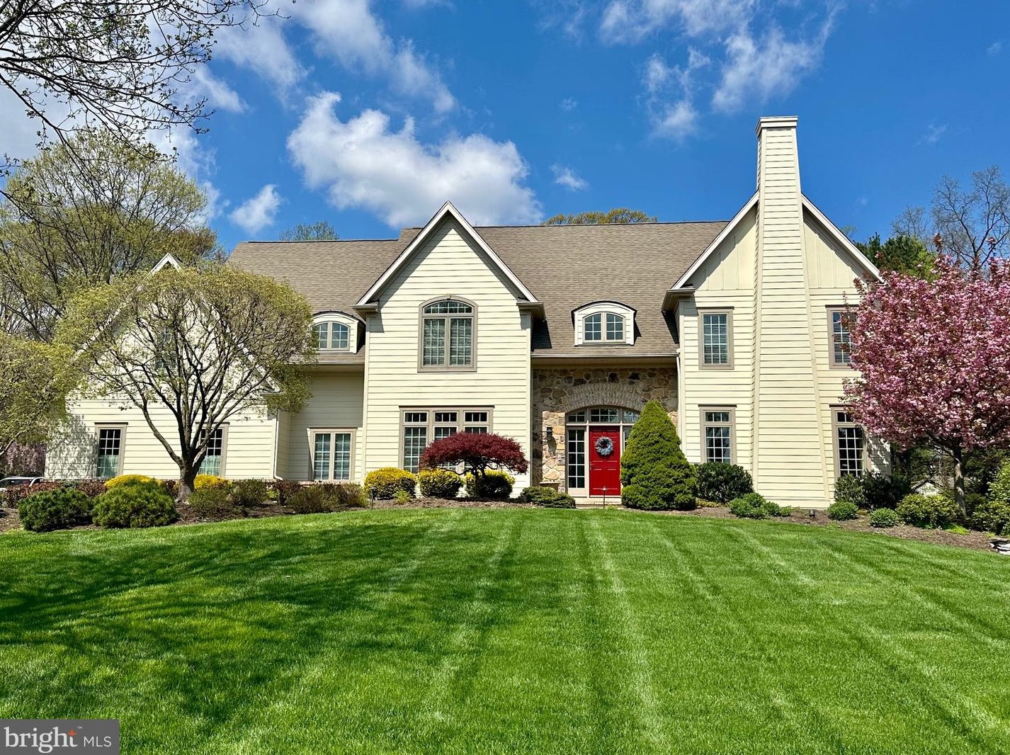 4240 Erica Dr, Gardenville, PA