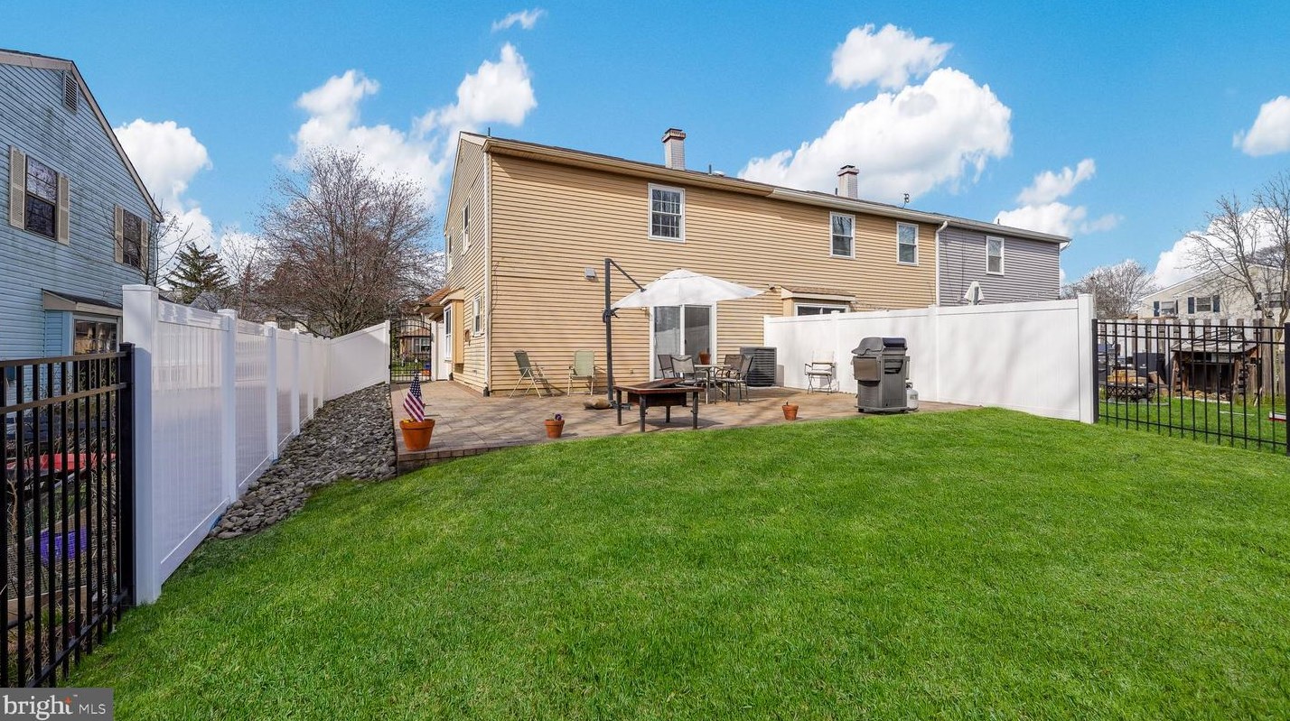 272 S Fieldstone Ct #s, Yardley, PA 19067