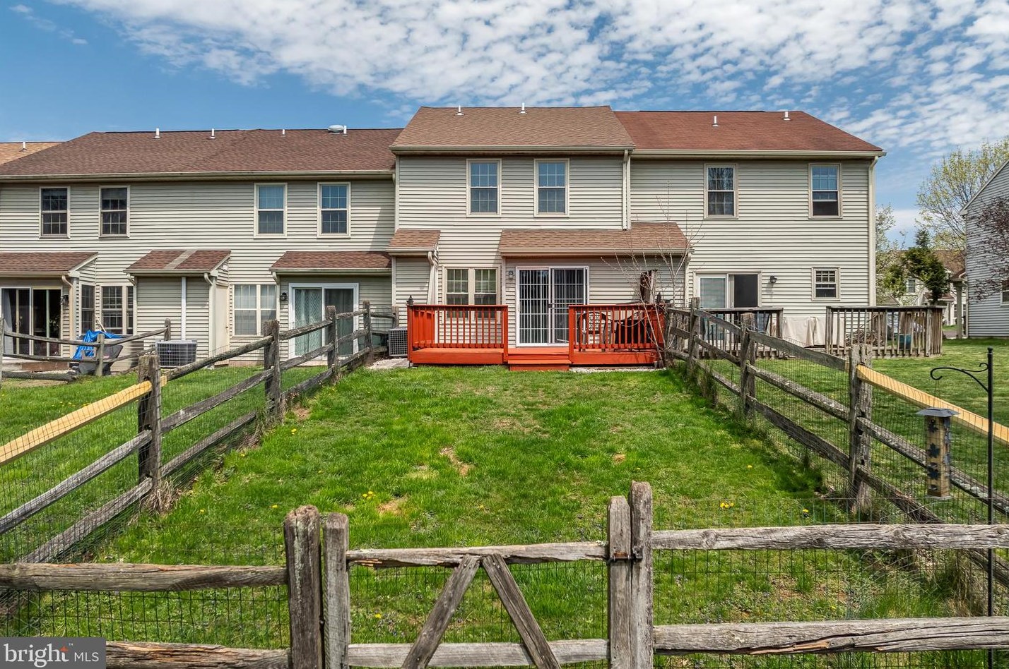 325 Kent Ln, Perkasie, PA 18944-1684