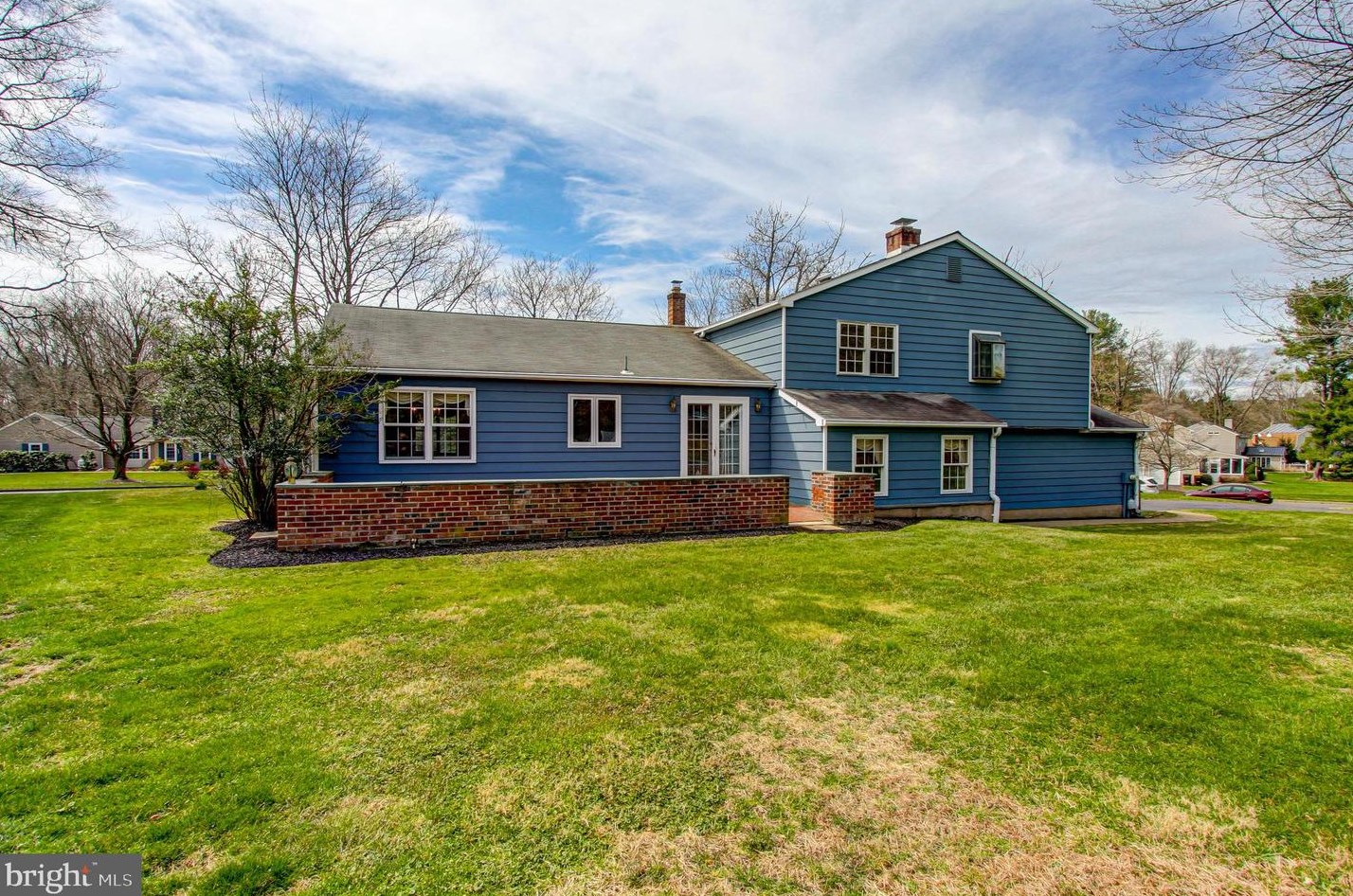 40 Pinevale Rd, Gardenville PA  18901-2120 exterior