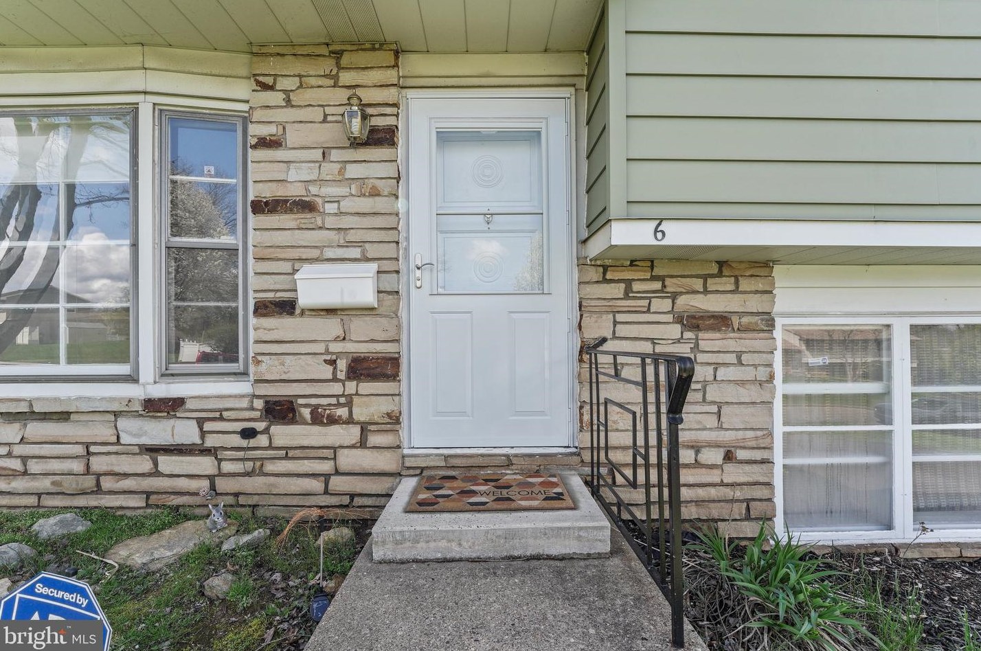 6 Rita Rd, Yardley, PA 19067