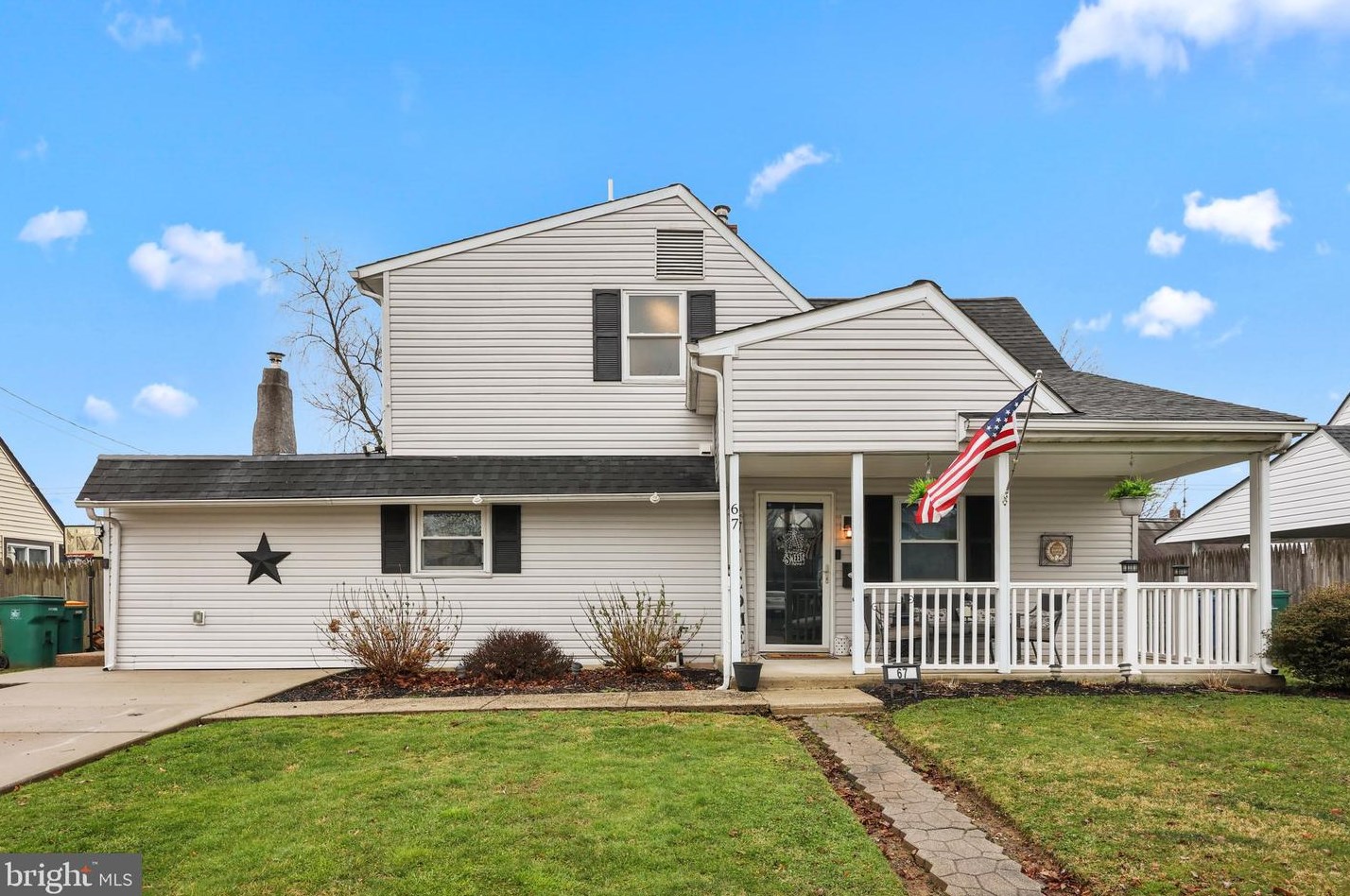 67 Aster Ln, Levittown, PA 19055