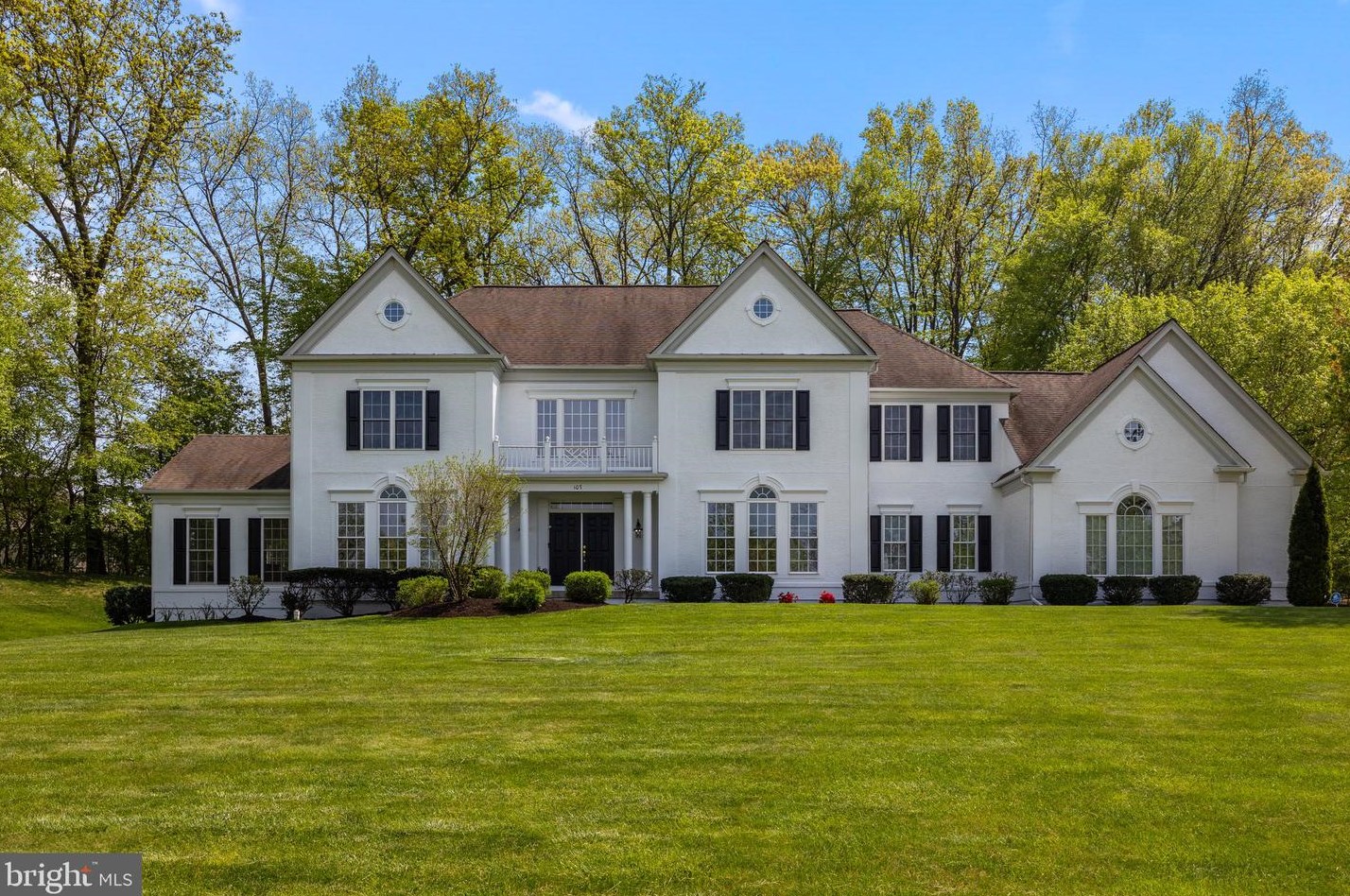 107 Meadow View Dr, Gardenville, PA